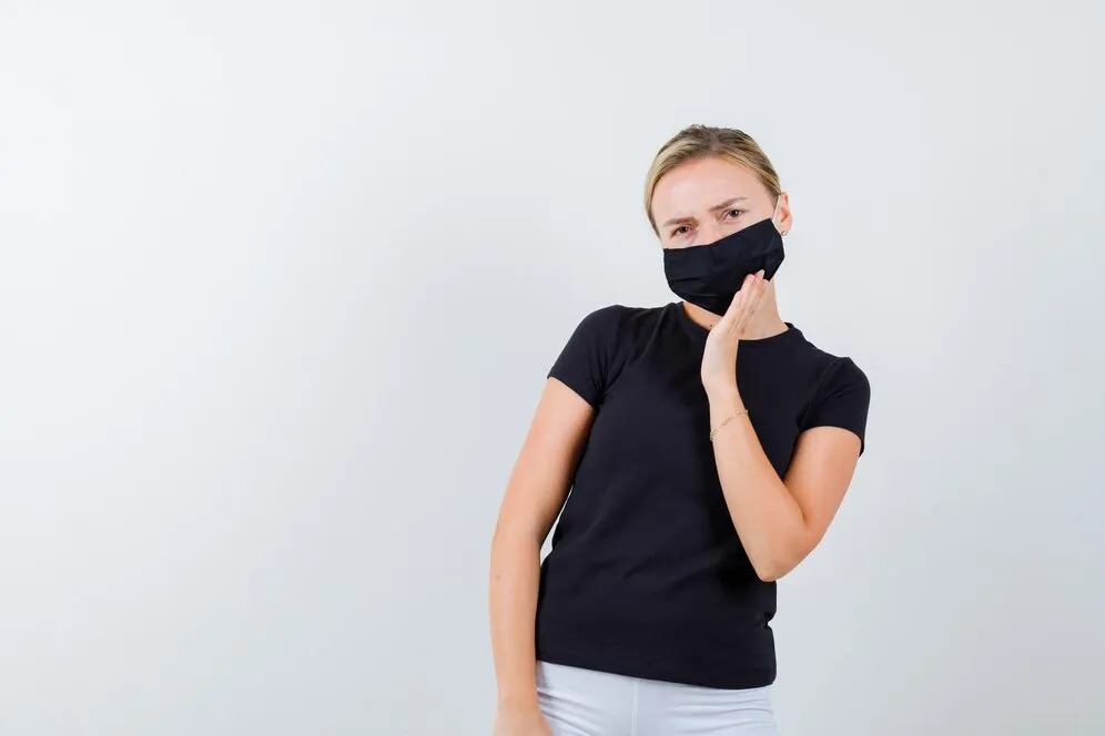Cooling Bandanas vs. Traditional Neck Gaiters: Which is Better for Hot Weather?