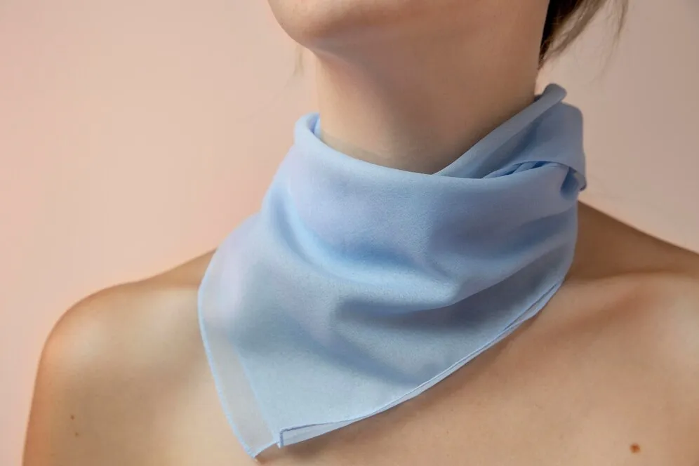 Maximize Your Comfort with Axizz’s Cooling Bandanas for Neck